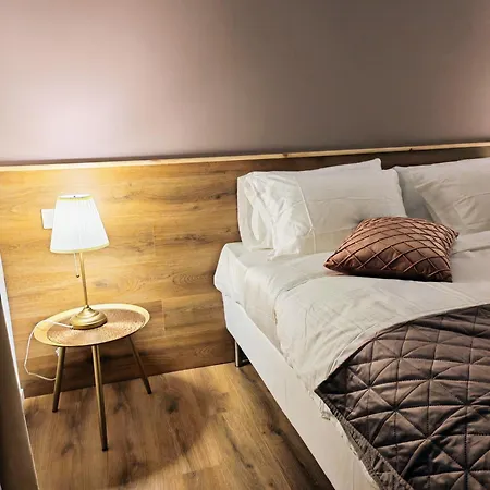 Alloggi Tosca Airport Guest house
