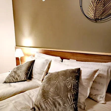 Alloggi Tosca Airport Penzion 3*